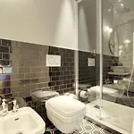 招待所 Guesthost - Dimora Claudia Luxury 3*