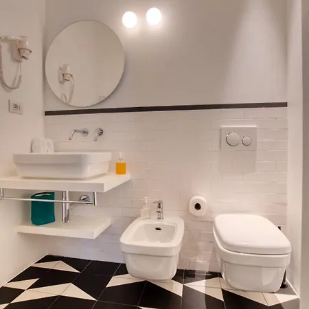 Guesthost - Dimora Claudia Luxury Milan