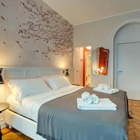 Guesthost - Dimora Claudia Luxury Milaan